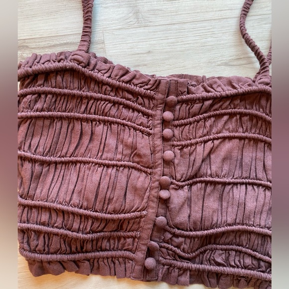 Urban Outfitters Ruffled Button Crop Top - Picture 2 of 5